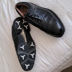 A rare pair of FootJoy Icons. Like new. Spikes new. Size 9W. Classic Black